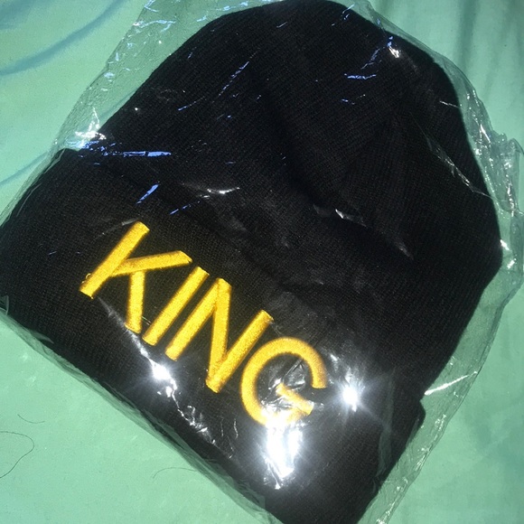 KING 👑 EMBROIDERED BLACK SKI HAT *NWT* - Picture 3 of 6